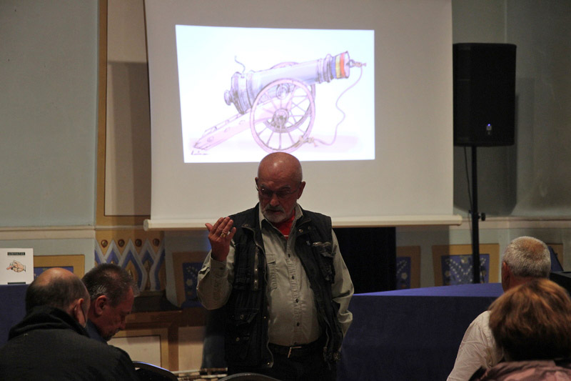 Galbács Pál a könyvbemutatón. Fotó: Albert Levente