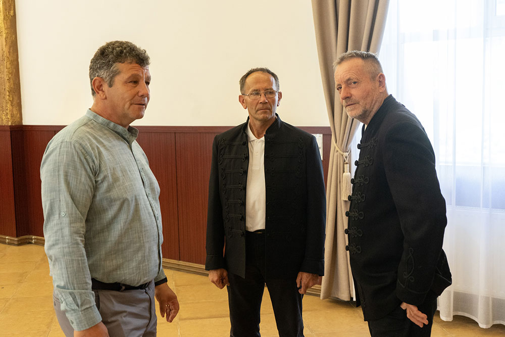 Balogh Tibor polgármester, Török Albert, a kézdiszentléleki pálya megálmodója és Kassai Lajos.