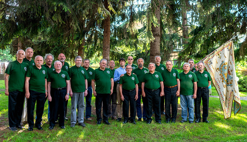 Sepsiszentgyorgyi Magyar Ferfidalarda Foto Kristo Gothard Hunor
