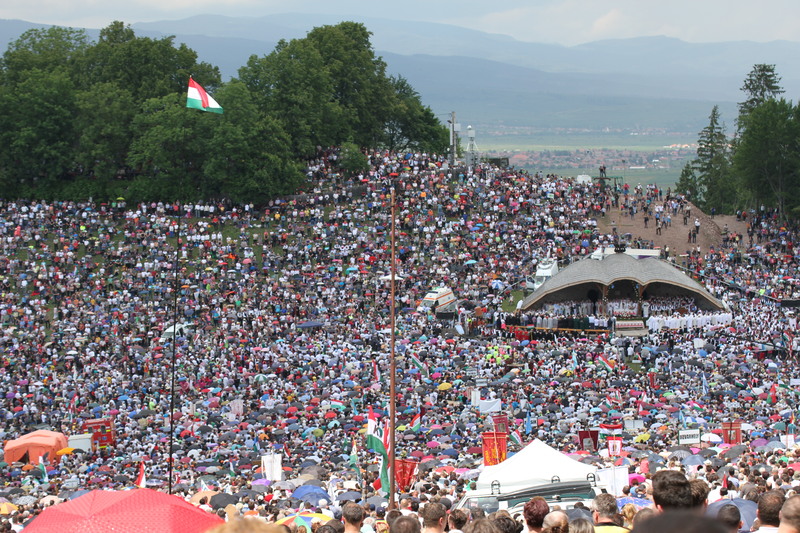 A csíksomlyói búcsú legendája – Albert Levente archív felvétele
