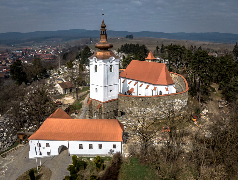 A Vártemplom madártávlatból. Fotó: Huszár Szilamér
