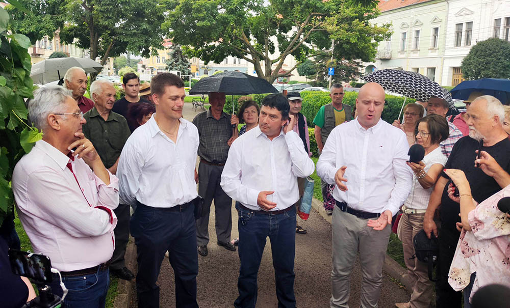 Bartos Lorant Beke Szocs sajtotajekoztato